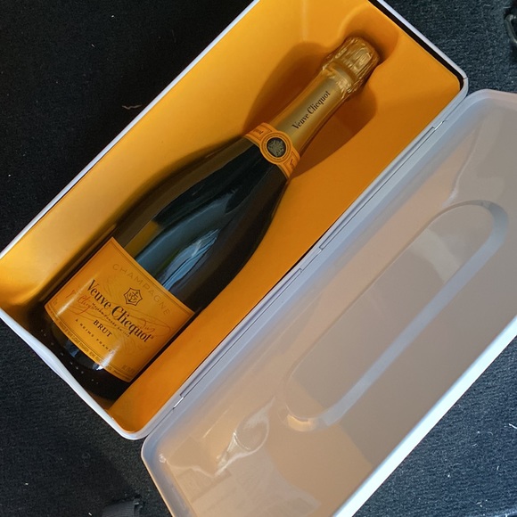 Veuve Clicquot Dining Veuve Clicquot Retro Cassette Champagne Gift Box Poshmark